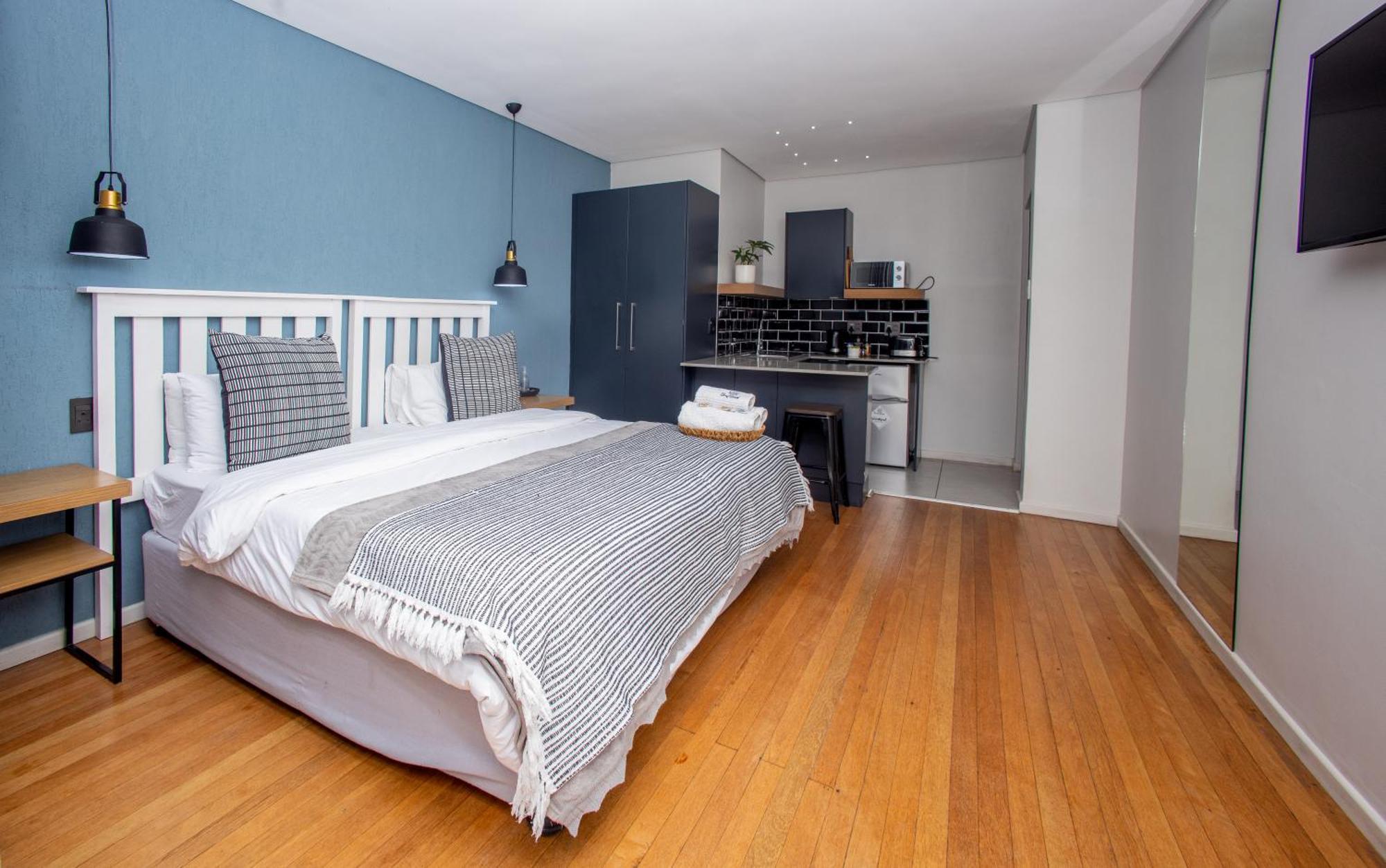Coral Wood Self Catering Suites And B&B Ист-Лондон Экстерьер фото
