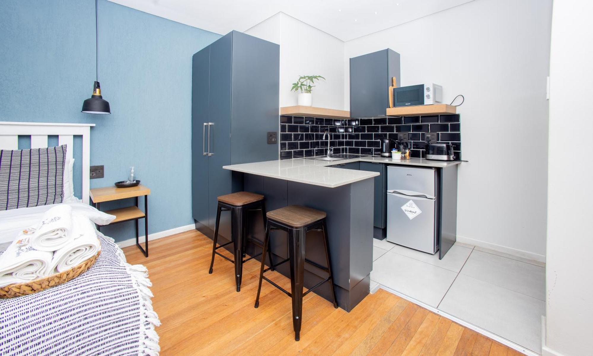 Coral Wood Self Catering Suites And B&B Ист-Лондон Экстерьер фото