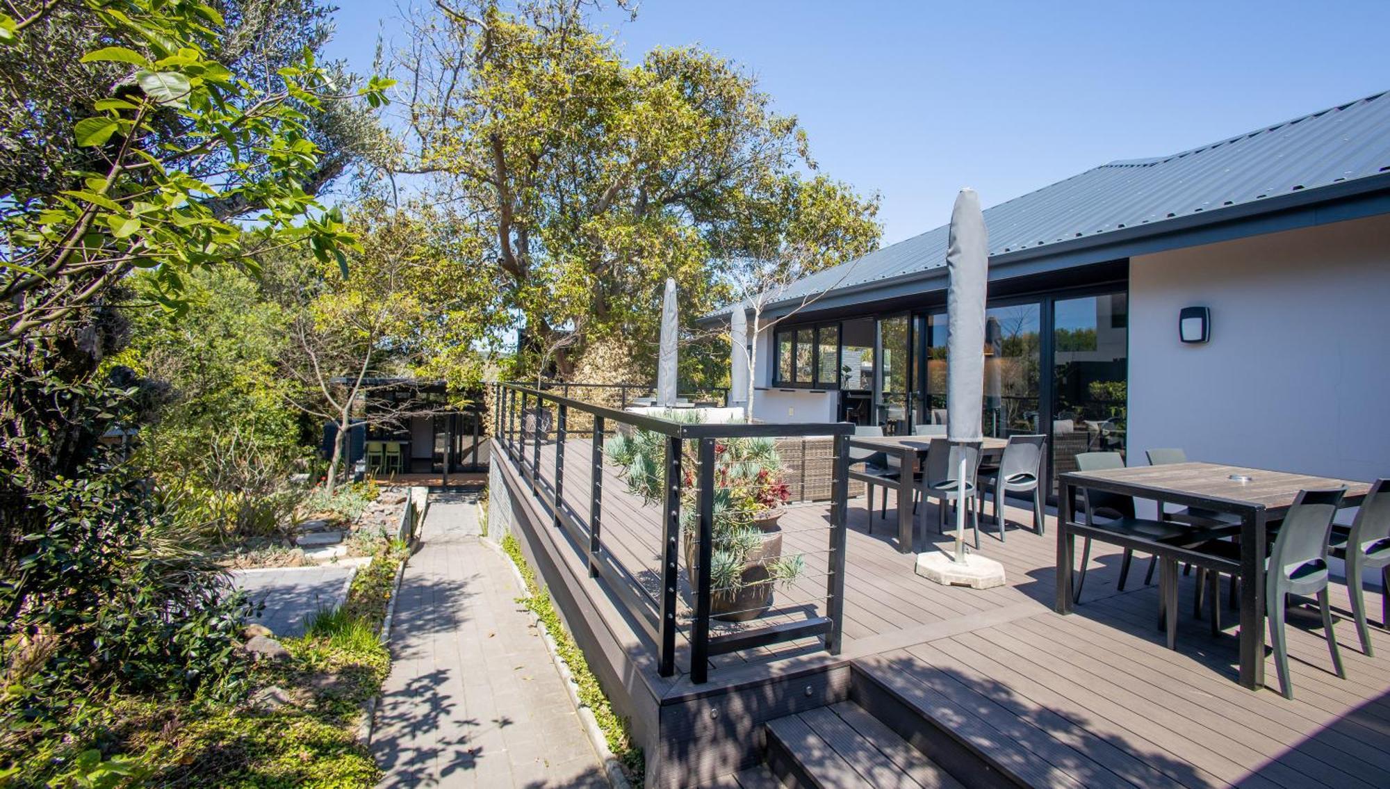 Coral Wood Self Catering Suites And B&B Ист-Лондон Экстерьер фото
